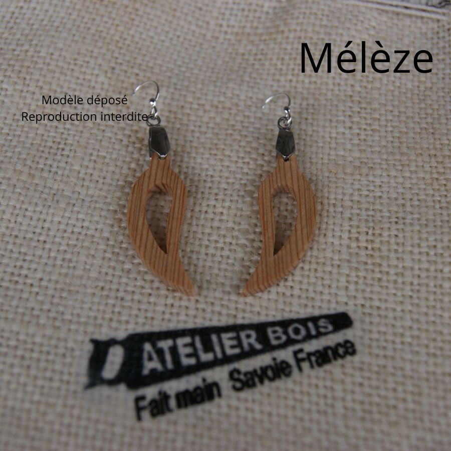 bladoorbel van beukenhout, ethische houten sieraden, natuurjuwelen, handgemaakt