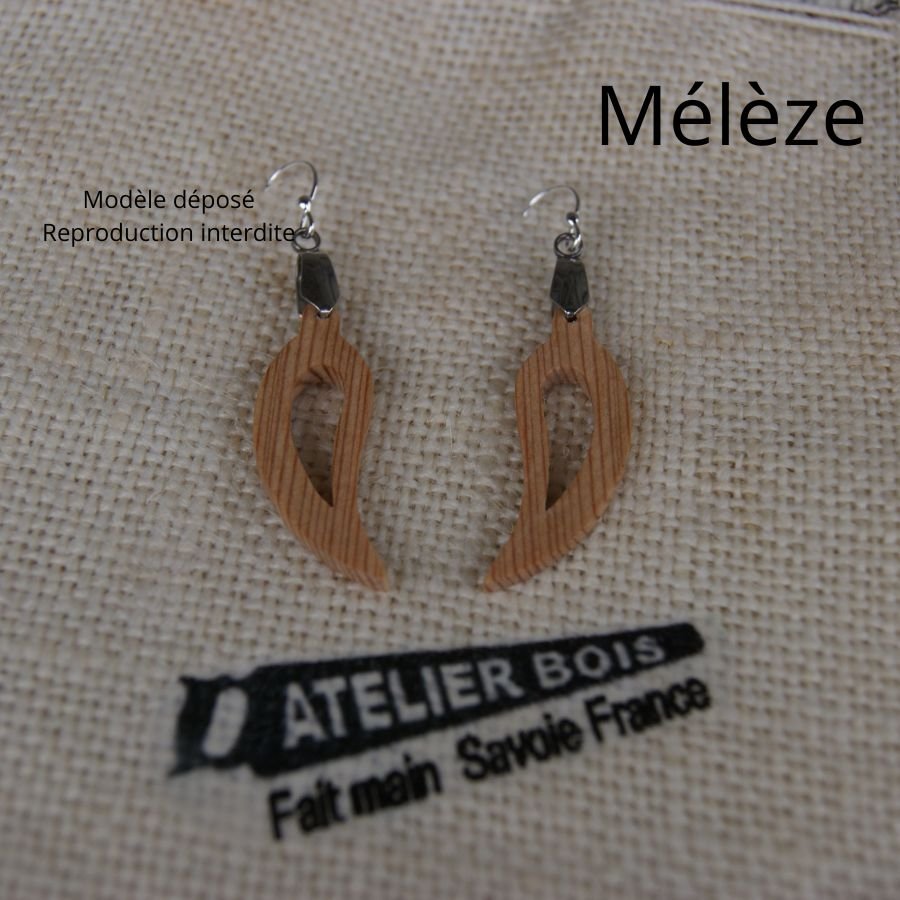 bladoorbel van beukenhout, ethische houten sieraden, natuurjuwelen, handgemaakt