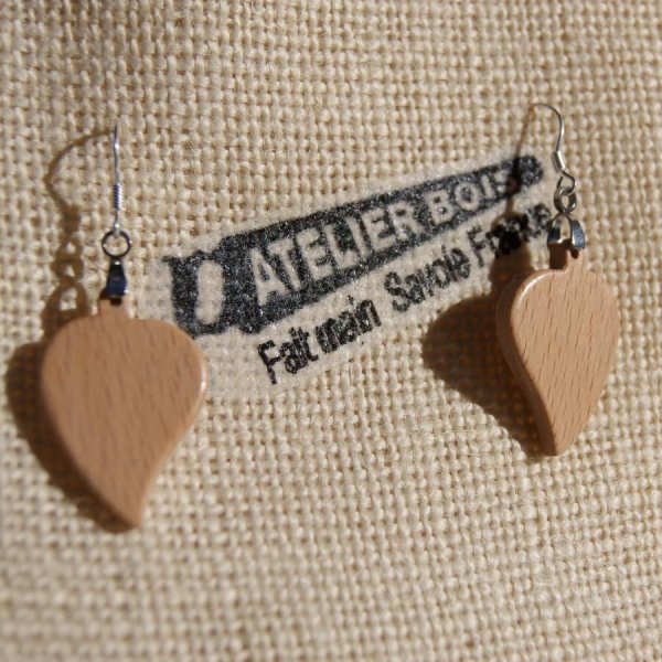 ronde blad oorbel van beukenhout ethische houten sieraden, handgemaakte wassen natuurjuwelen