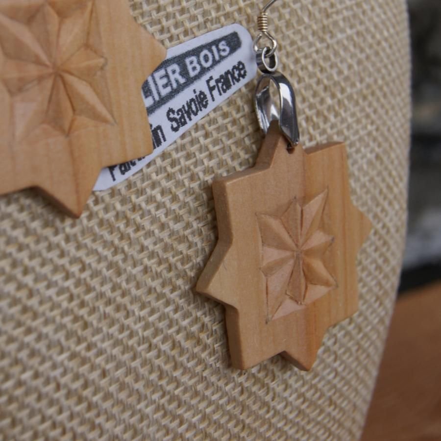 oorbellen gesneden sieraden natuur massief hout kersenhout handgemaakt