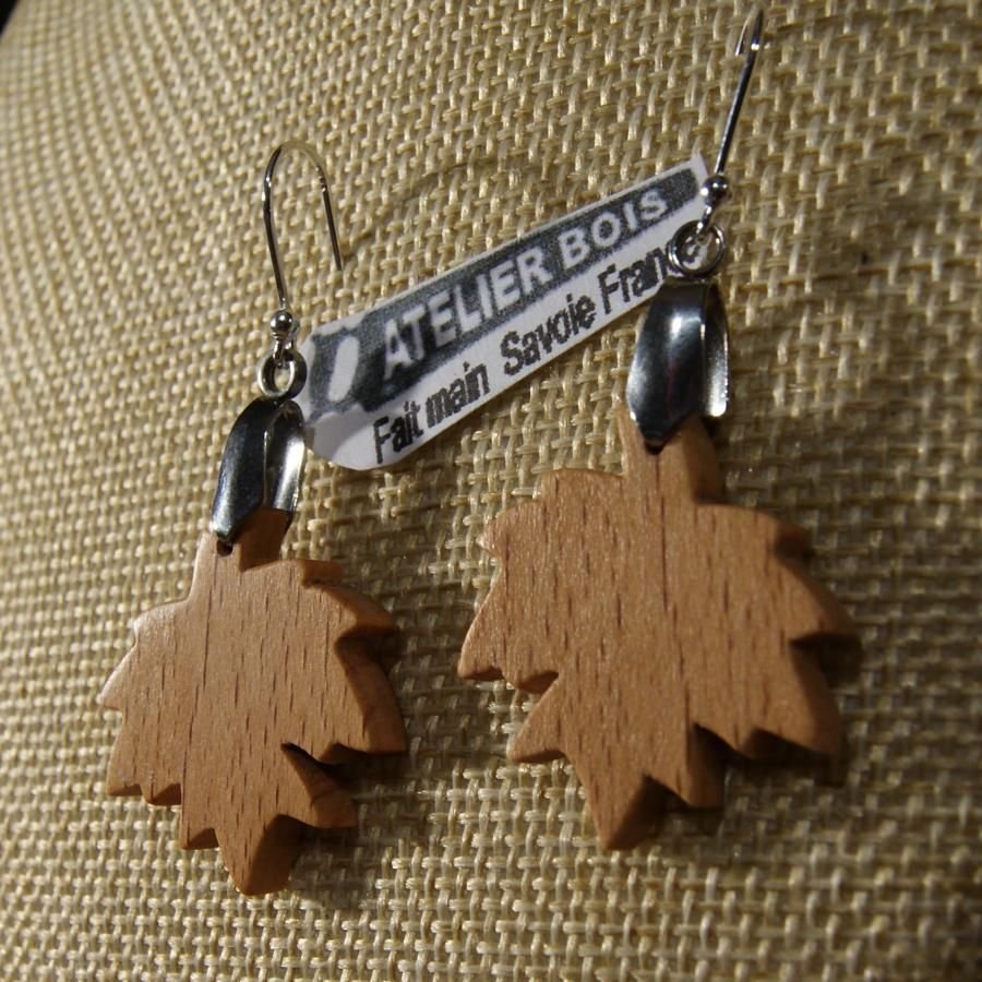 esdoornblad oorbellen van beukenhout ethische houten sieraden, natuurjuwelen, handgemaakt