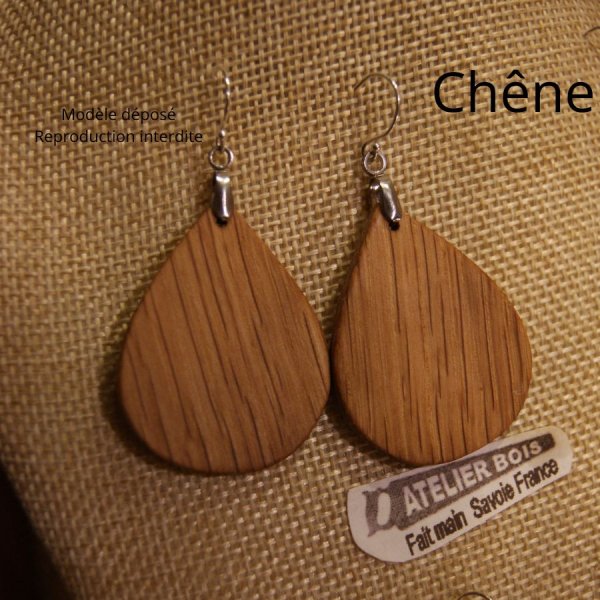 boucles d'oreilles goutte en bois bijoux &eacute;thiques fait main en bois, bijou nature cir&eacute;, pour oreilles perc&eacute;es