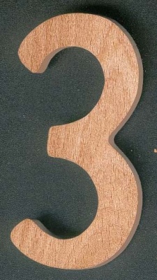 Nummer 3 ht 10cm in hout aan stok