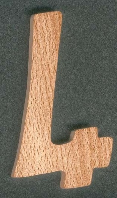 Nummer 4, hoogte 8cm, gemaakt van massief Beukenhout, handgesneden, te verlijmen