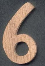 Nummer 6, 8cm hoog, massief beuken, handgesneden