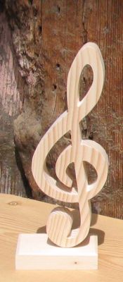 massief houten dwarsfluit gemonteerd op een voetstuk, bruiloftstafelversiering, muzikantengeschenk