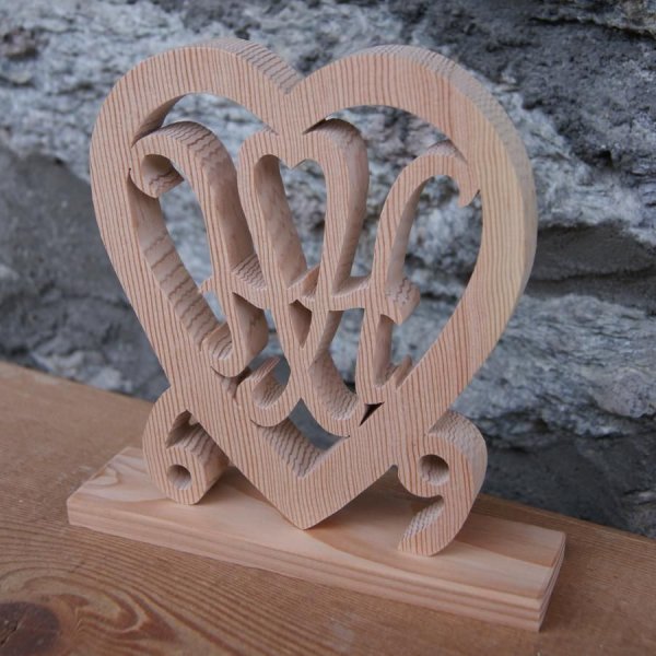 Coeur anniversaire, initiales et ann&eacute;es personnalis&eacute;es, bois &eacute;pic&eacute;a massif fait main, deco table