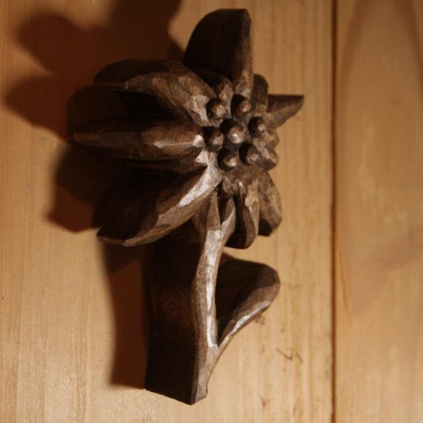 Edelweiss in hout, met de hand gesneden en in de was gezet, walnoot toon, linde, sculptuur, interieur decoratie