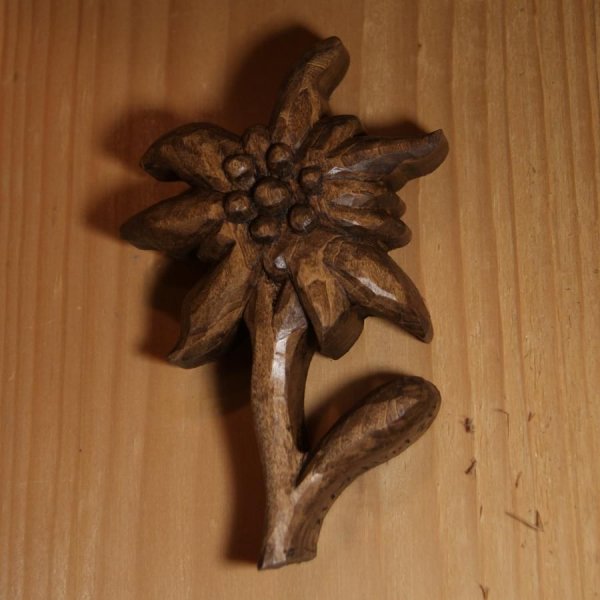 Edelweiss in hout, met de hand gesneden en in de was gezet, walnoot toon, linde, sculptuur, interieur decoratie