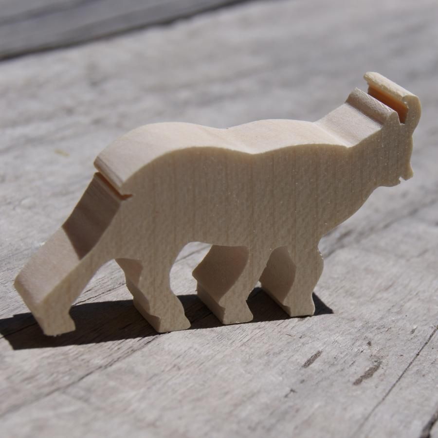 Houten miniatuur gemsfiguur om bergthema te versieren