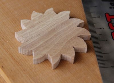 Forme soleil a decorer bois de hetre 