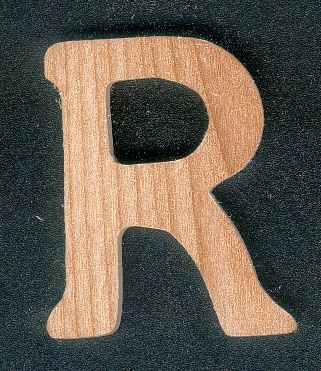 Letter R van massief handgemaakt essenhout, hoogte 5 cm