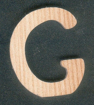 Letter G in essenhout hoogte 5 cm dikte 5 mm