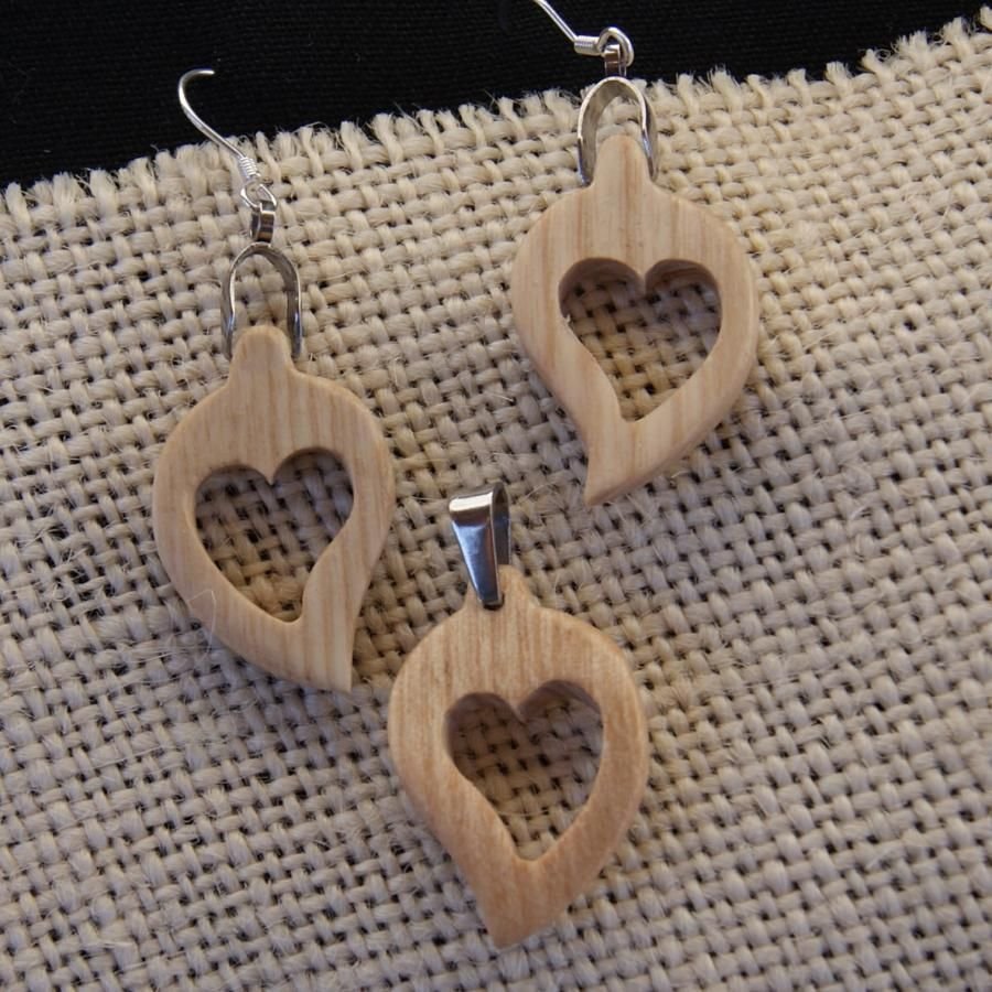 Essenhouten hartenset, oorbellen en hanger cadeau, natuur valentijnsdag