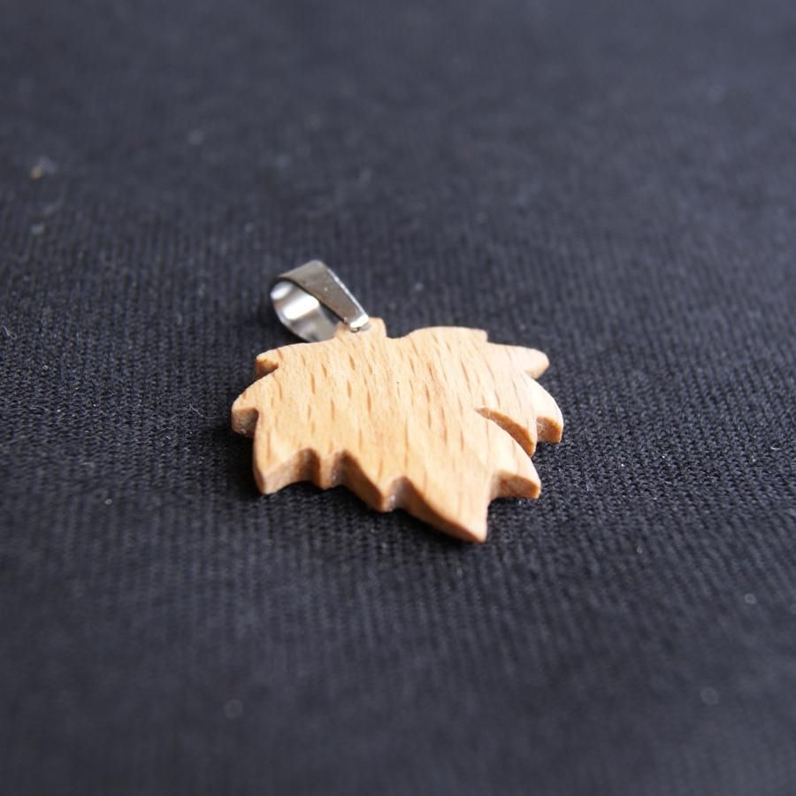 Esdoornblad ketting van beukenhout, handgemaakte gespen en hanger
