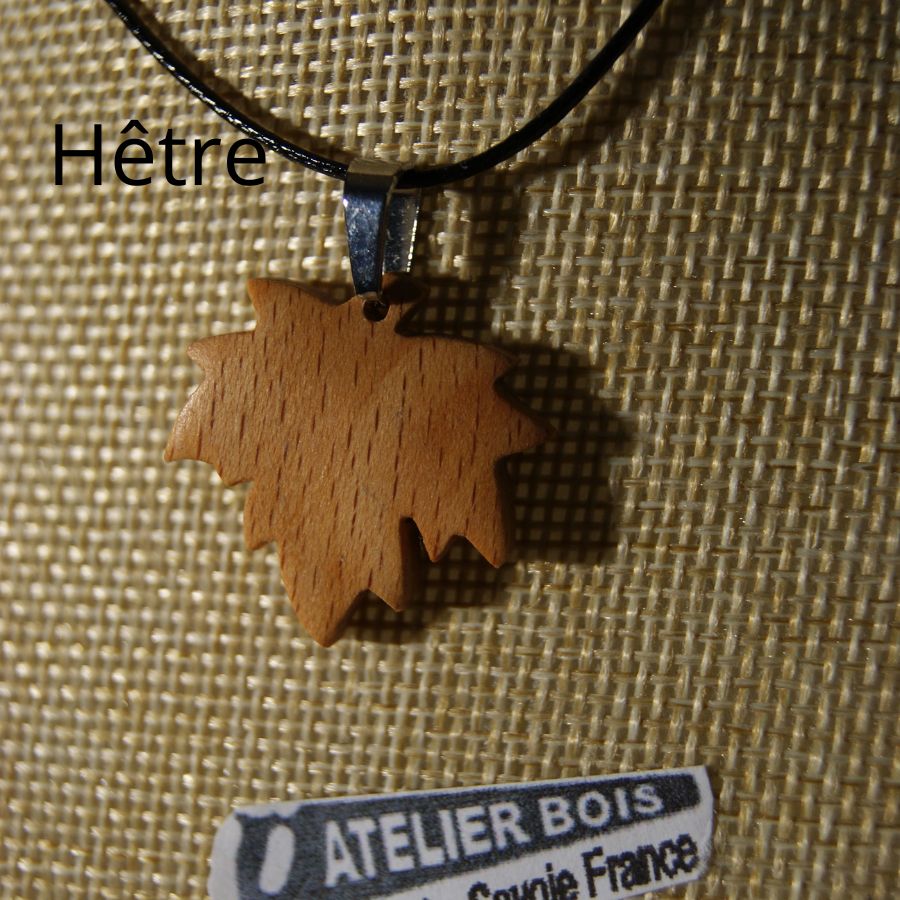 hanger esdoornblad van gewaxt beukenhout ethisch sieraad, handgemaakt
