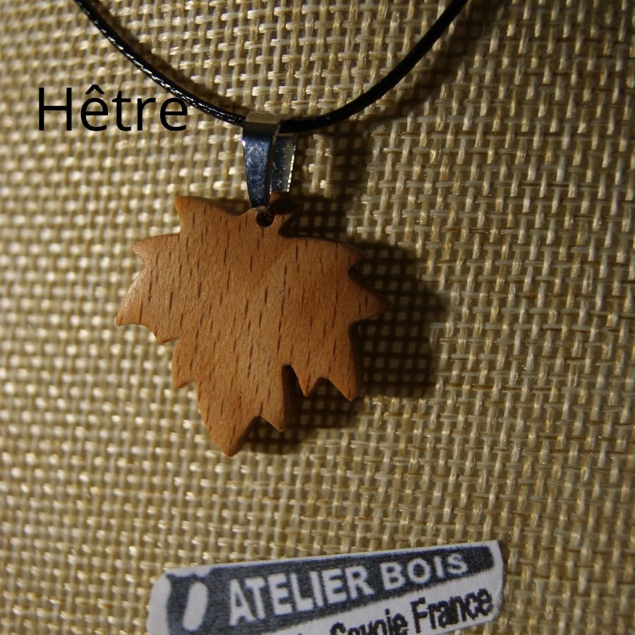 hanger esdoornblad van gewaxt beukenhout ethisch sieraad, handgemaakt