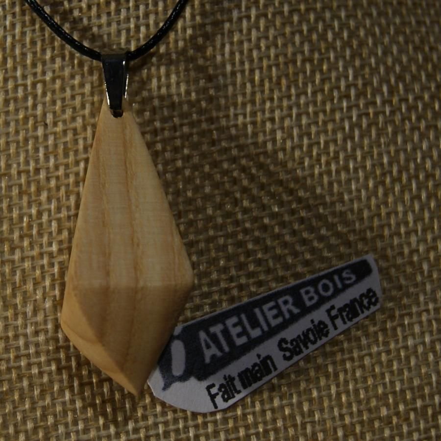 hanger van gewaxt essenhout, ethisch juweel, handgemaakt, piramidevorm