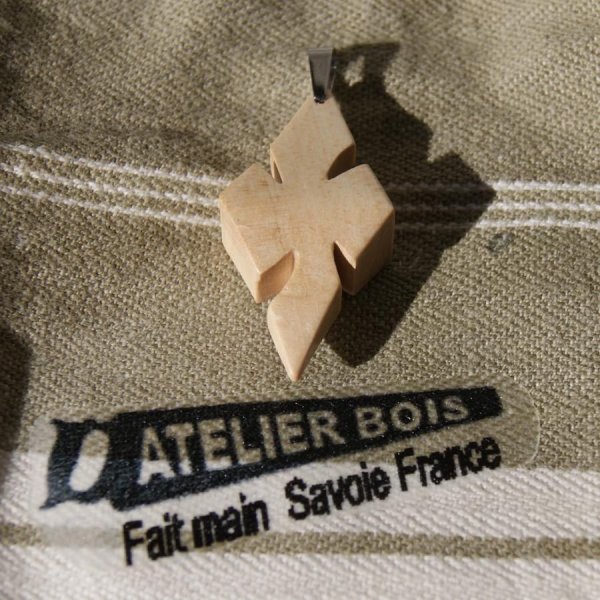 kruis hanger in gewaxt esdoornhout ethisch juweel, handgemaakt