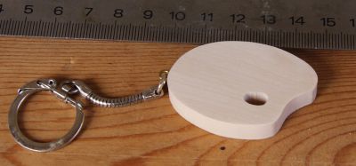 sleutelhanger voor schilderspalet handgemaakt in esdoorn of beukenhout