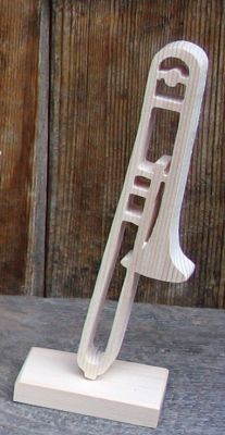 trombone gemonteerd op houten voet, muzikale decoratie, handgemaakt, geschenk voor trombonist