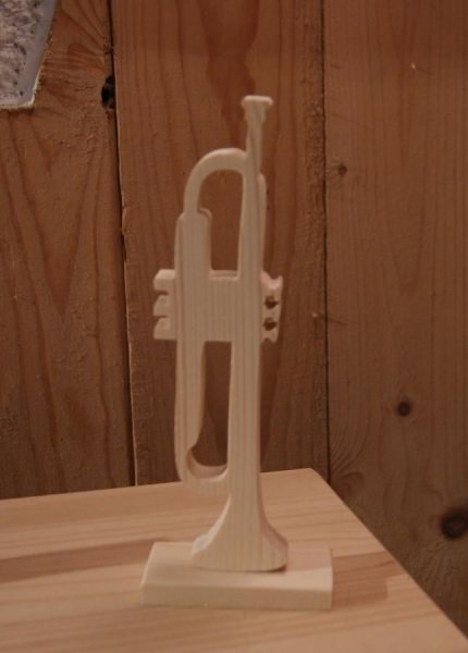 Lange houten trompet 20cm, sparrenhout, muzikale decoratie, cadeau voor trompettist, handgemaakt