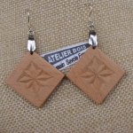 oorbellen vierkant gesneden sieraden natuur massief hout Hetre handgemaakt