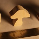 Miniatuur houten paddestoel beeldje natuur