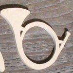 Beeldje jachthoorn dikte 3mm decoratie tafel jachthout massief esdoorn handgemaakt