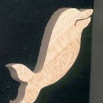 Miniatuur dolfijn beeldje 3,5 x 3,7 cm in hout, handgemaakt