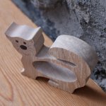 Servetring kat, handgemaakt van massief hout