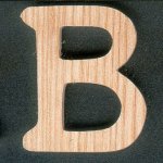 Letter B te verlijmen in essenhout hoogte 5 cm dikte 5 mm