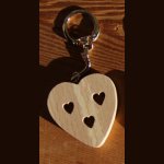 hart en hartvormige sleutelhanger, Valentijnsdag, houten bruiloft, handgemaakt massief hout
