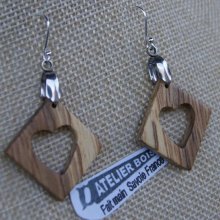 vierkante oorbellen met eikenhouten hart ethische houten sieraden, houten bruiloft, Valentijnsdag, handgemaakt