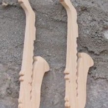 Beeldje saxofoon saxofoon bruiloft plaatskaart muziek thema handgemaakt massief hout