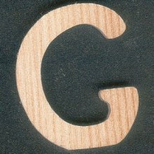 Letter G in essenhout hoogte 5 cm dikte 5 mm