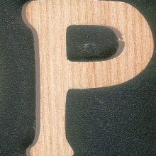 Houten letter P te schilderen en te lijmen 5 cm hoog